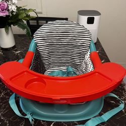 Infantino Grow With Me Booster Feeding Seat.  Has ALL The Straps/Harness 