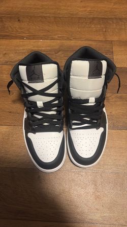 Air Jordan 1 Mid Black White Sneakers