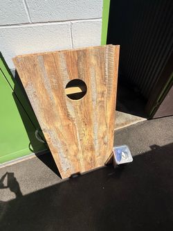 Cornhole set