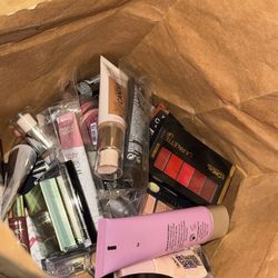 Bulk Makeup Pieces 