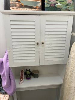 Restroom cabinet