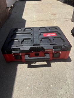 Milwaukee pack out brand new no tag