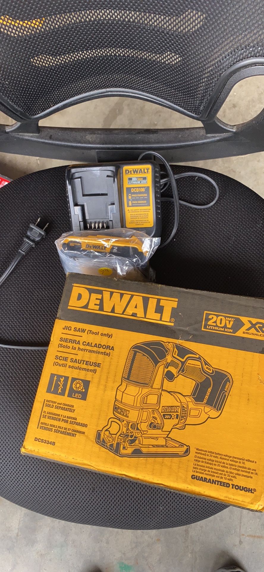 DEWALT 20 Volt MAX XR Lithium Ion Cordless Brushless Jigsaw