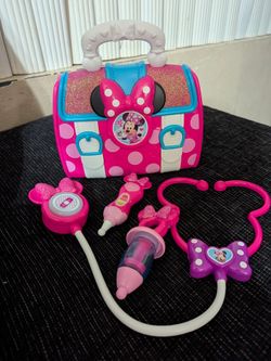 Minnie Mouse doctor kit