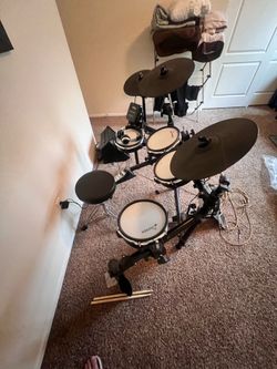 Electronic drumset- excellent condition - includes extras - Donner ded 200