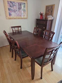 Dinner Table with 6 chairs