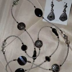Silver And Black Stone Jewelry Set - Necklace and Pierced Earrings Like New