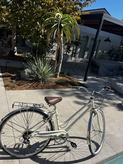 Cream colored Schwinn Gateway