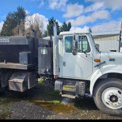 International 4900 Patch Truck
