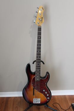 Line 6 Variax 700 bass