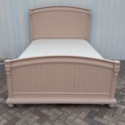 Queen size bed, mattress and box spring included. I can deliver for an additional cost. Price $200 is not new ok. But it’s still in good condition.   