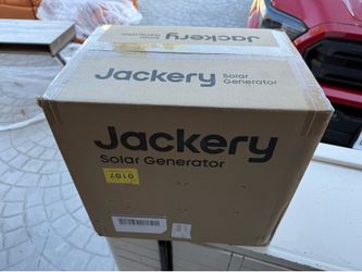NEW Jackery Solar generator