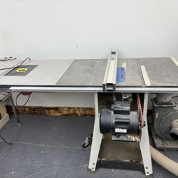 Delta Table Saw 10” With Dust Collector 