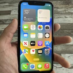 iPhone 11 128GB Unlocked W/ New Tempered Glass Screen Protector And Charger!