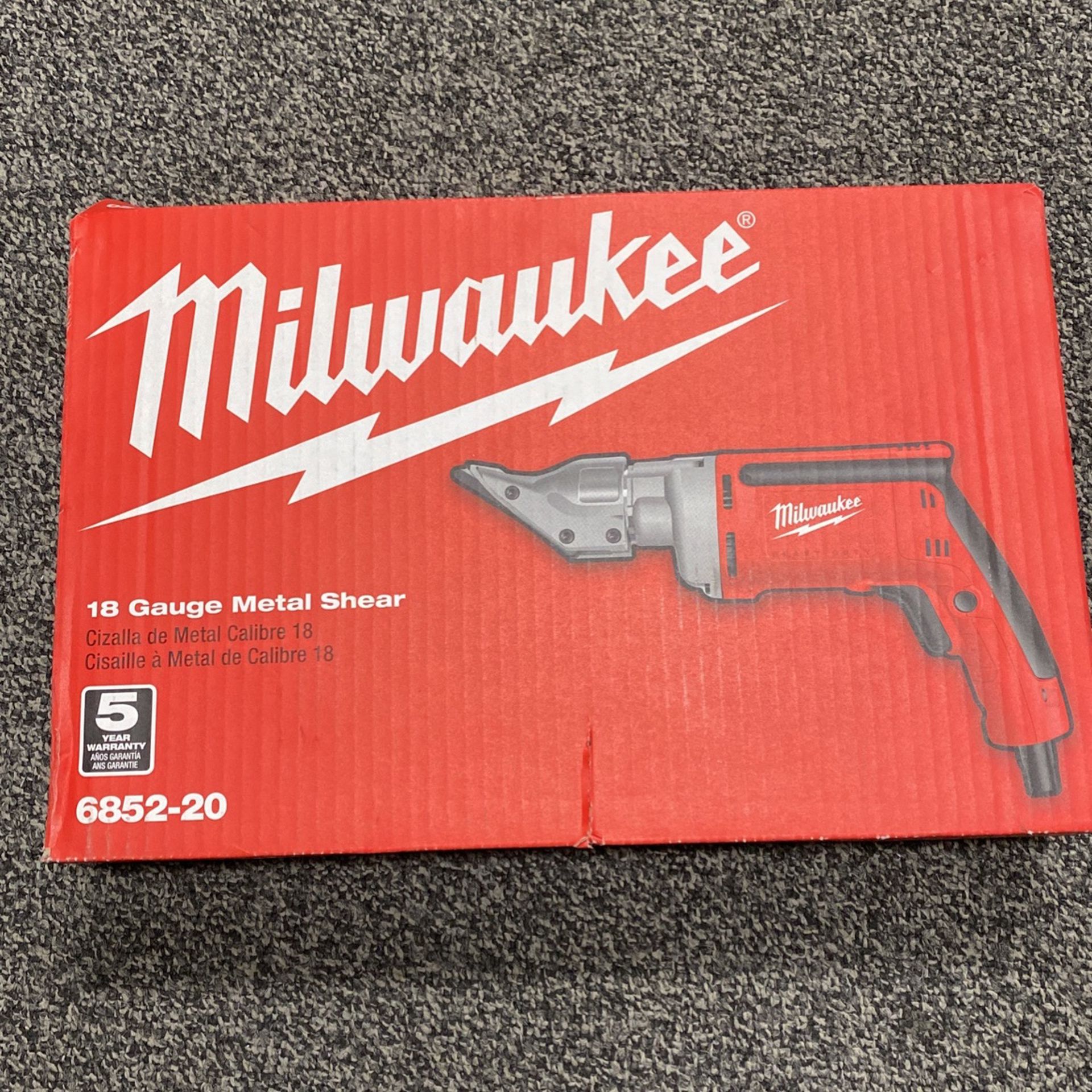 Milwaukee 6852-20 18 Gauge Metal Shears for Sale in Bridgeview, IL OfferUp