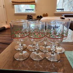 Set of 7 Vintage Holly and Berry Wine Goblets/Glasses. Libbey/ Arby’s. Holiday Wine Glasses.