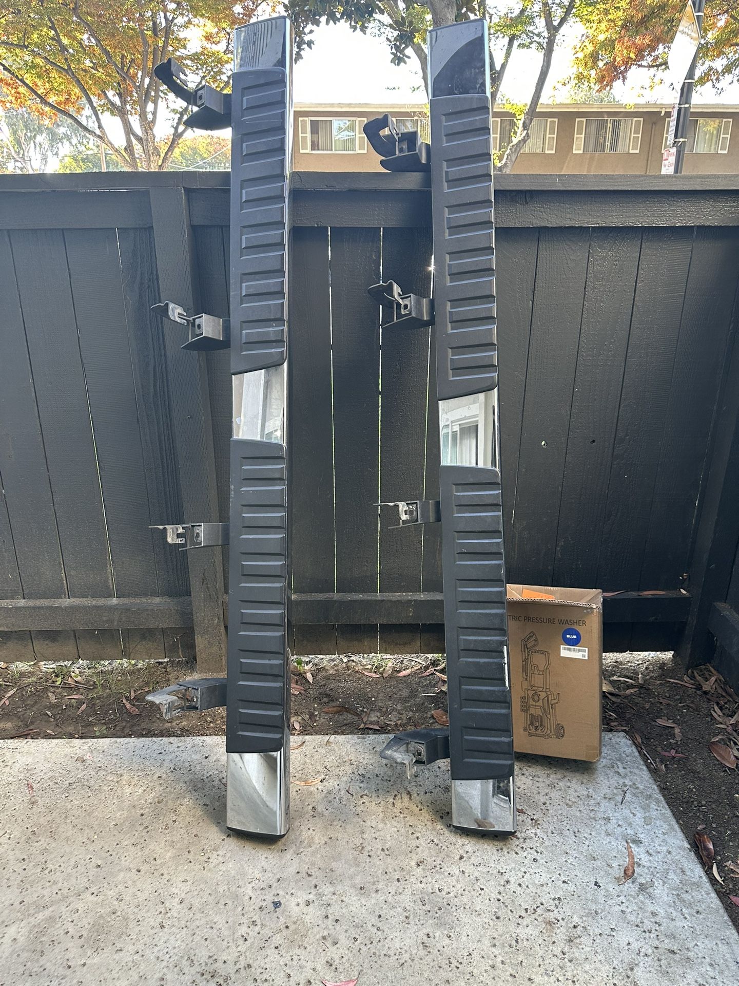 2015 GMC SIERRA Side steps