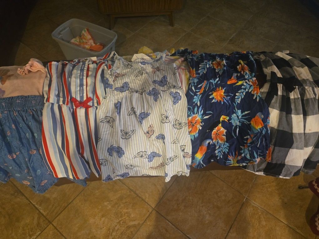 👗👚 4T Girls Clothing Bundle – 5 Dresses + 1 Romper