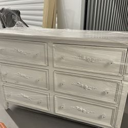 Shabby Chic Dresser 