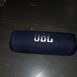 Jbl speaker Flip 6 in Good Condition Bit Used