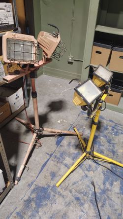 Spotlights tripod