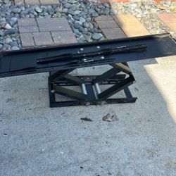 TV wall mount