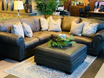Rolesan Quarry Leather Sectional / couch /Living room set