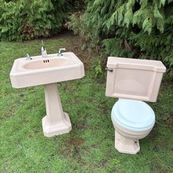 Vintage Bathroom Set