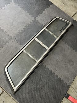 Square Body Rear Split Window