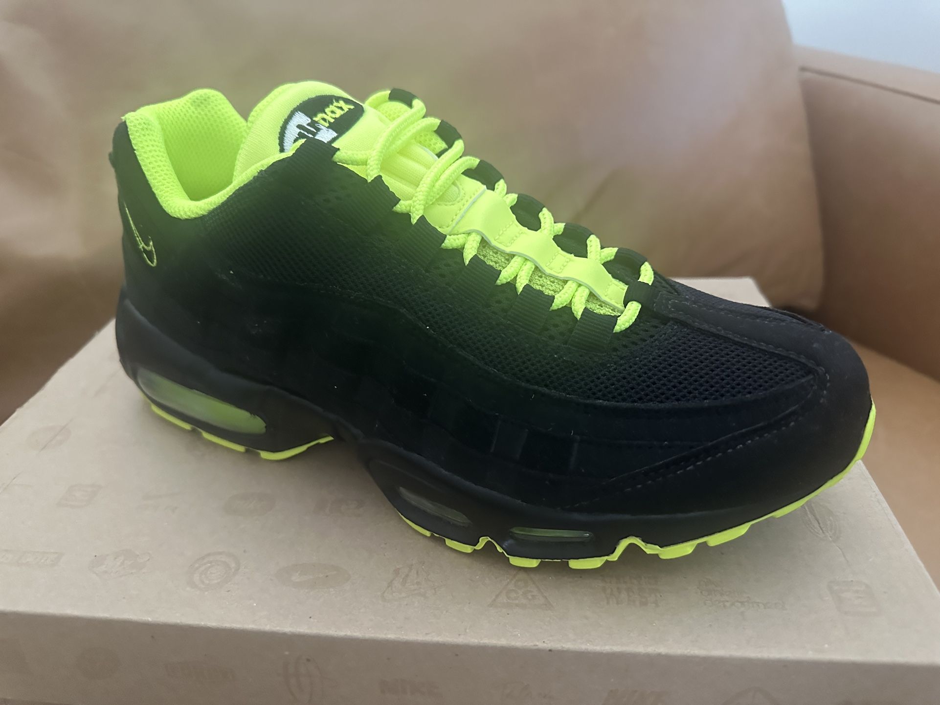 Nike Air Max 95 Black Volt for Sale in Los Angeles CA OfferUp