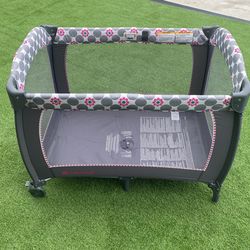 Baby Trend lol Snooze Deluxe 2 Nursery