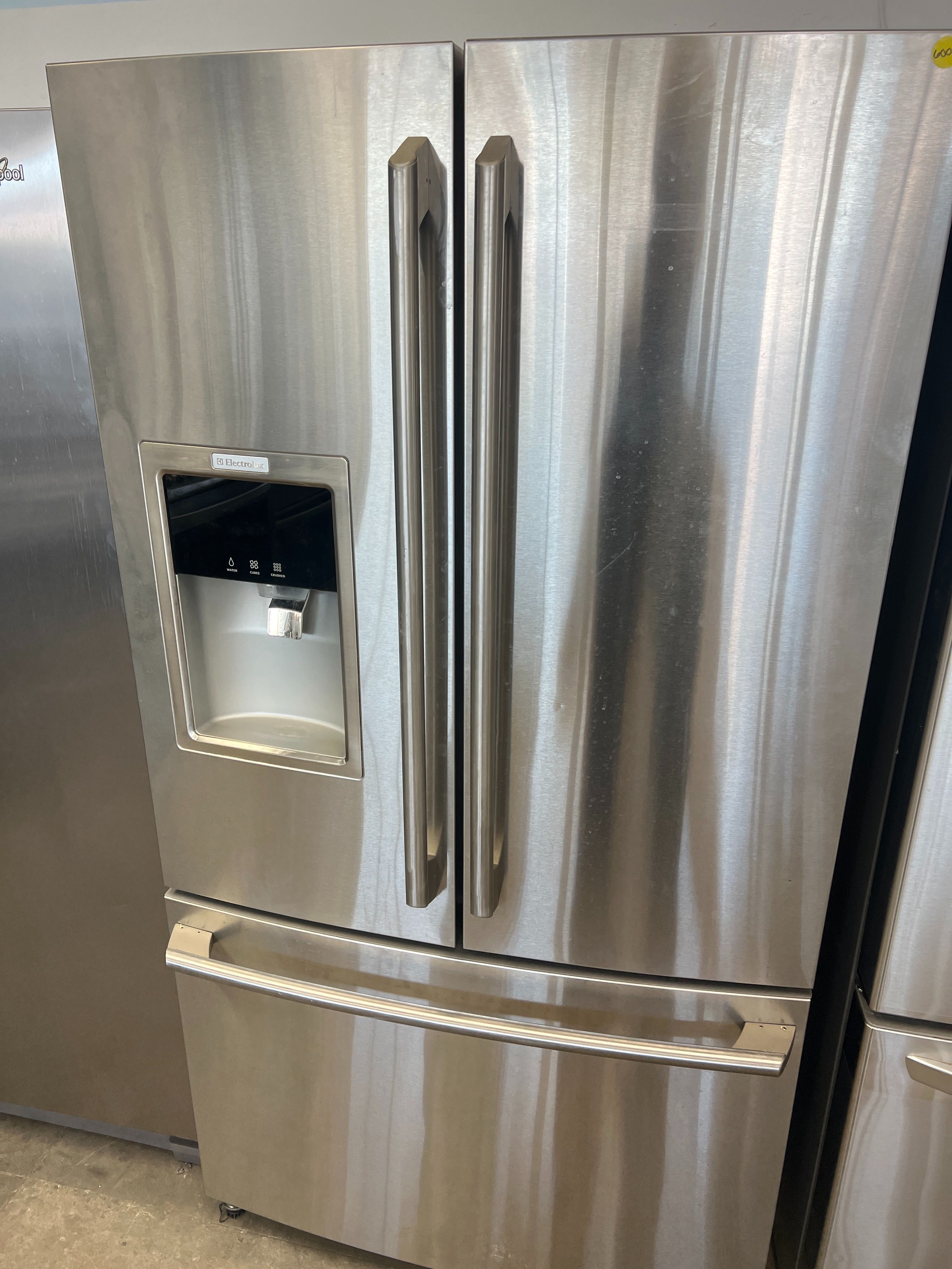 ELECTROLUX STAINLESS STEEL COUNTER DEPTH FRENCH DOOR REFRIGERATOR