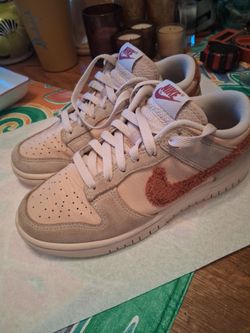 SHOES SIZE 5.5 PICK UP IN SUN VALLEY  $10
