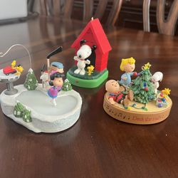 Set Of 3 Snoopy Christmas Scenes