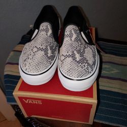 VANS Asher Deluxe Size 9.