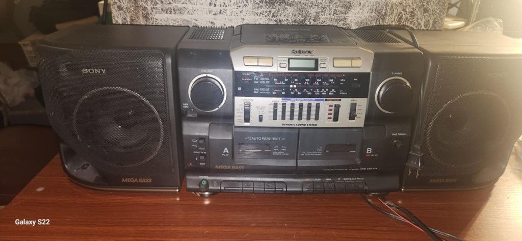Vintage Sony CFD-CD777S CD Radio Cassette-Corder
