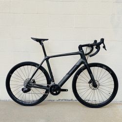 ⭐️ 2024 Bianchi Infinito - Carbon Endurance - SRAM Wireless - Size 57