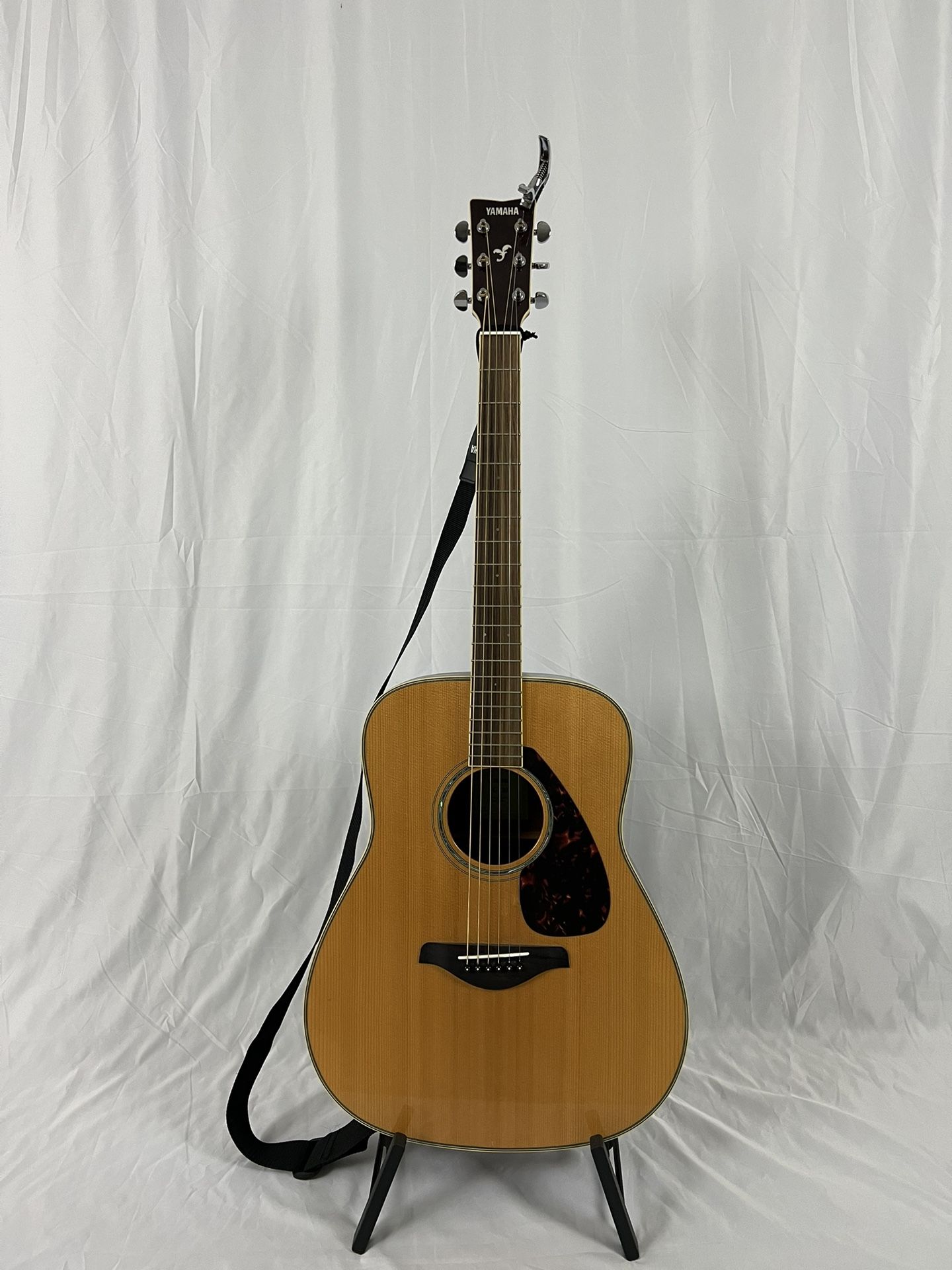 Yamaha Acoustic Guitar
