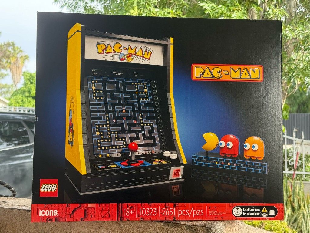 LEGO 10323 Pac-Man ~ BRAND NEW!