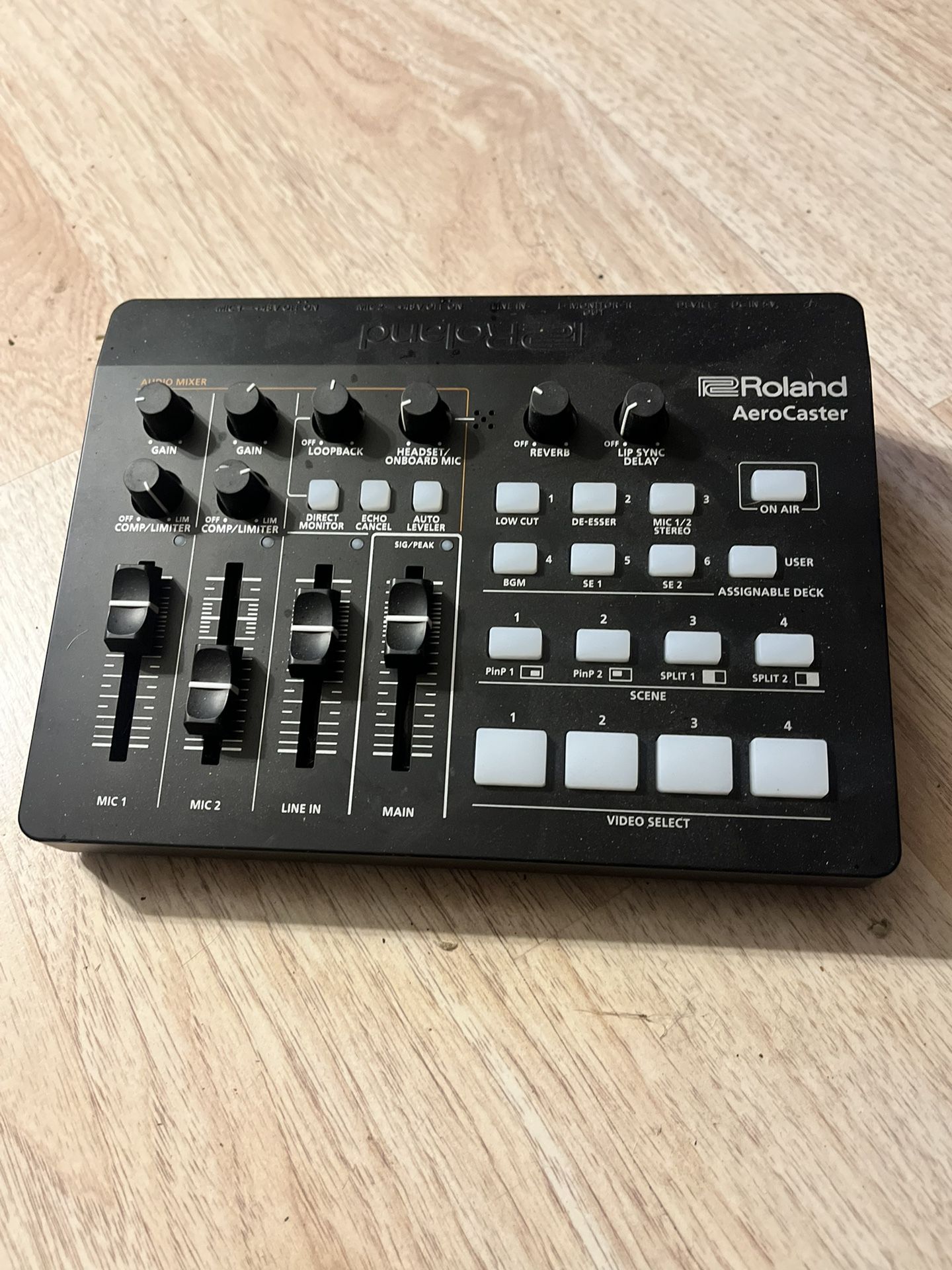 Roland Vcr01 Aerocaster