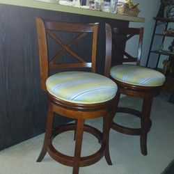 2 ROTATING BAR STOOLS WITH BACK