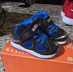 Nike LeBron Shoes Size 4C