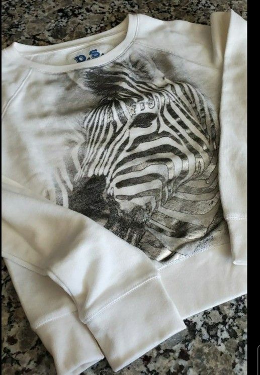Girls BRAND NEW White SweatShirt