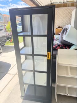 glass door cabinet / display cabinet