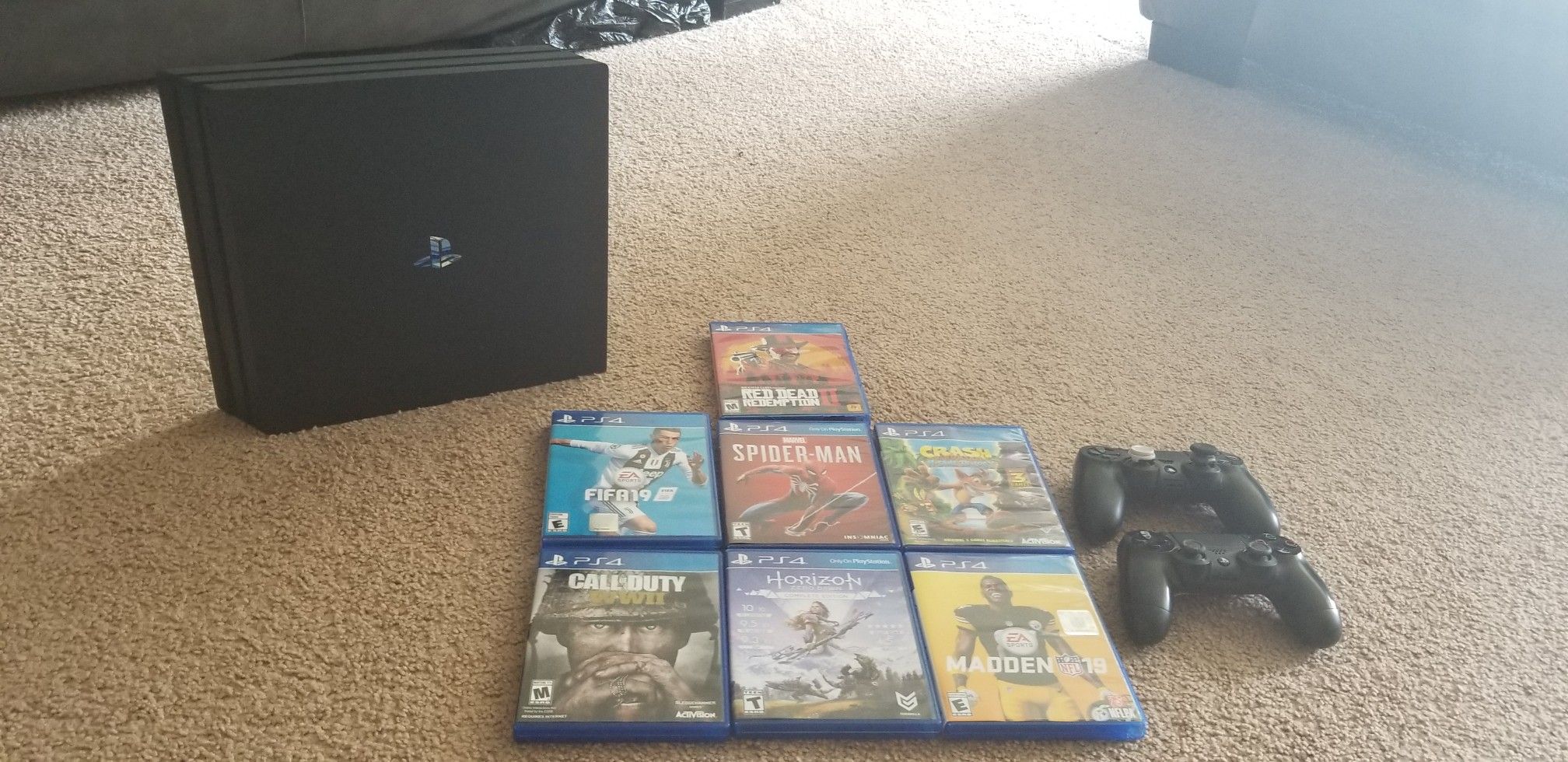 Ps4 Pro Playstation 4 Pro w/ 7 games/ 2 controllers