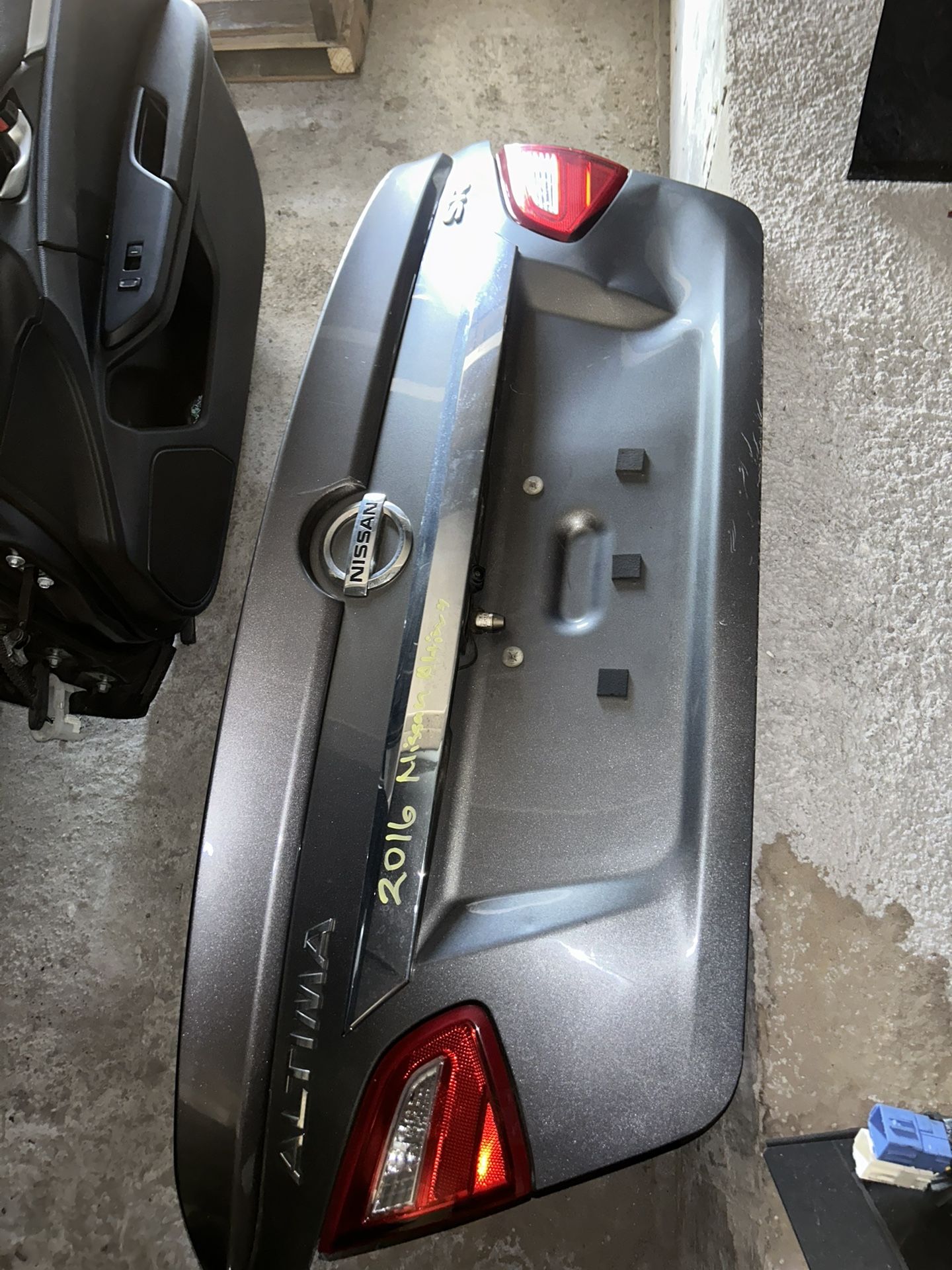 2016-2018 Nissan Altima Trunk Lid