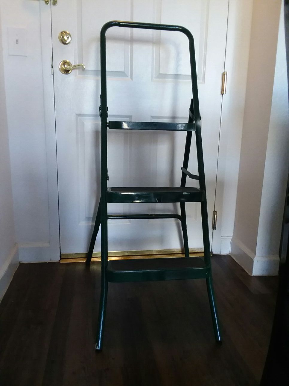 Utility 3 step ladder