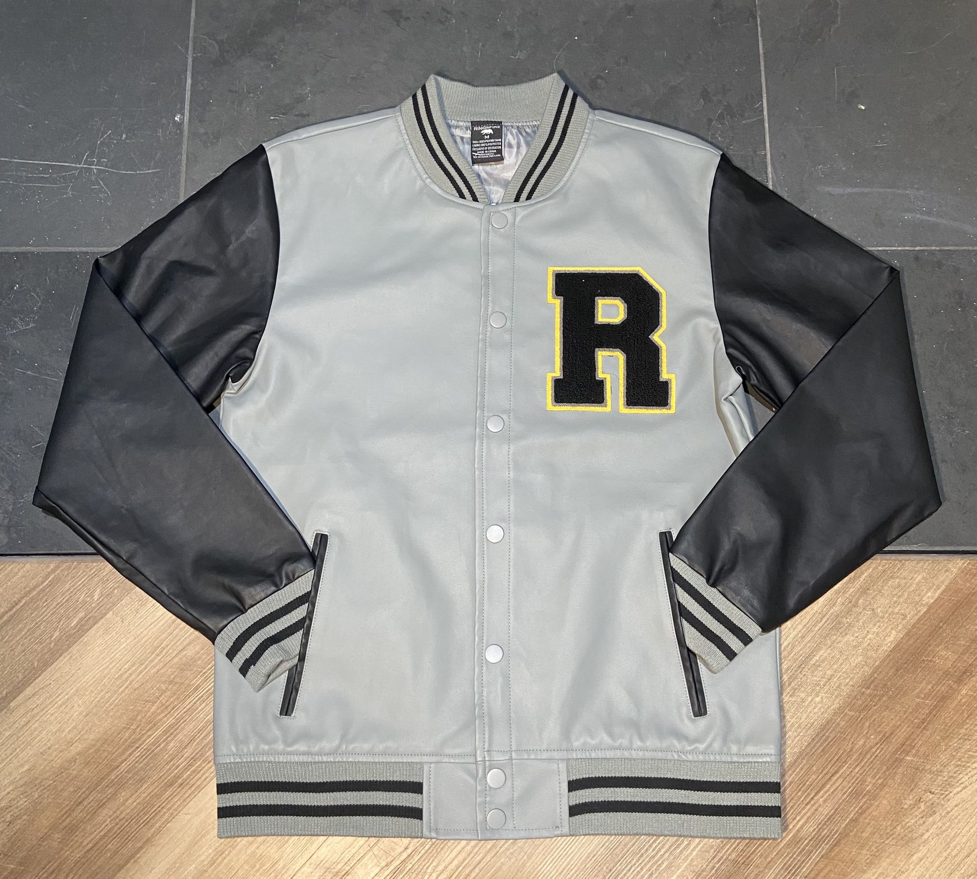 Jacket / Sweater 🥼