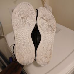 Kyrie Irving Basketball Shoes Size 12 