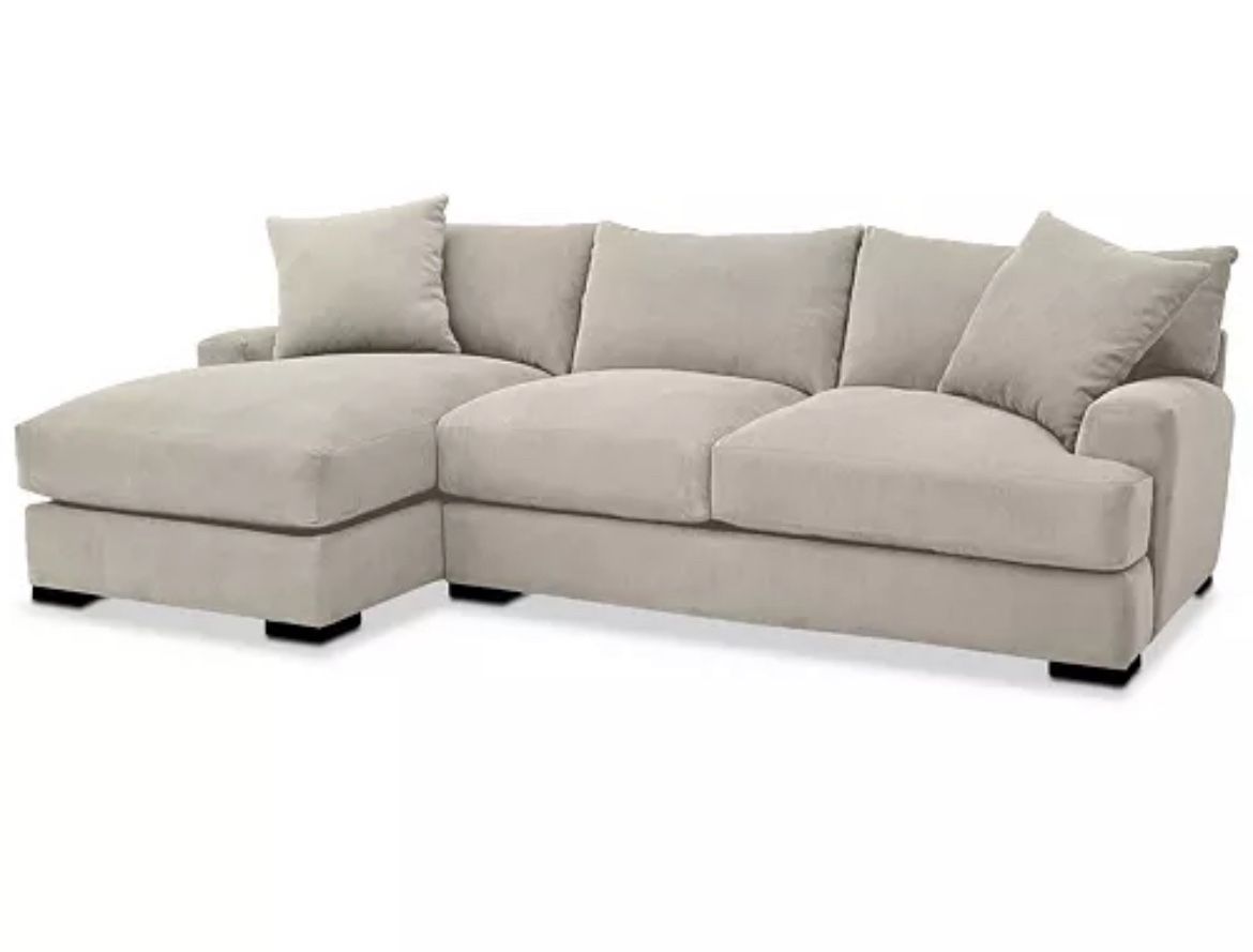 Modern Couch – Excellent Condition – Barely Used